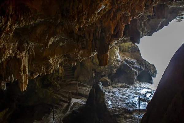 Στο εσωτερικό την σπηλιά του Ποσειδώνα στη Σαρδηνία, Ιταλία — Φωτογραφία Αρχείου