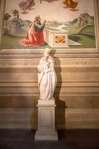 Άγαλμα στην Βασιλική της Santa Croce, Φλωρεντία — Φωτογραφία Αρχείου