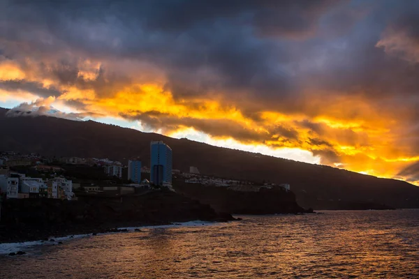 Solnedgång himlen över vulkanen Teide — Stockfoto