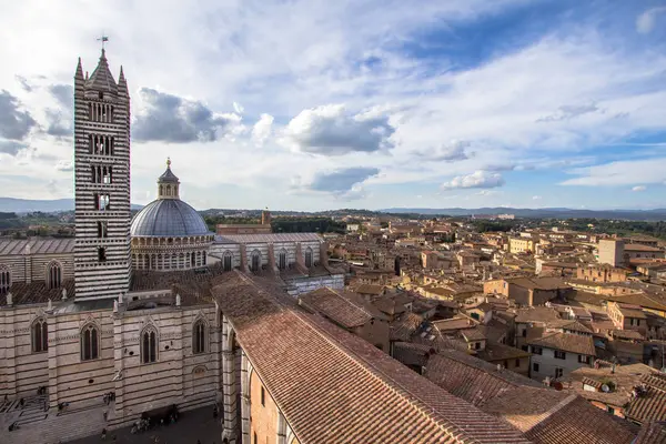 Çan kulesi ve Dome Katedrali Siena, Toskana, İtalya