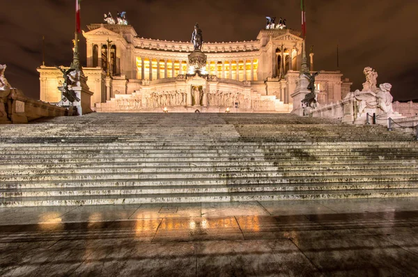 Piazza Venezia in Rom, Italien — Stockfoto