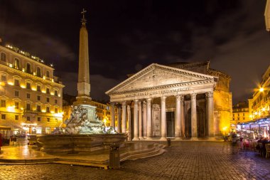 Pantheon gecede, Roma. İtalya