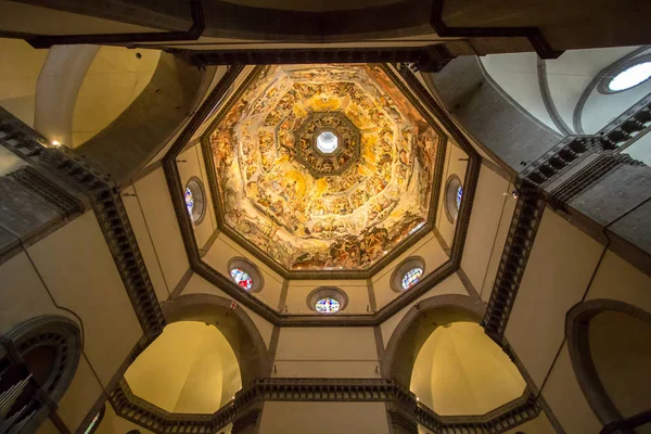 Imagem do Dia do Julgamento no teto da cúpula em Santa Maria — Fotografia de Stock