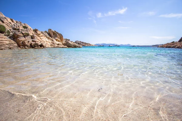 Playa de Cala Coticcio, Cerdeña, Italia — Foto de Stock