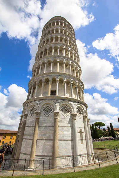 Schiefer Turm von Pisa, Italien — Stockfoto