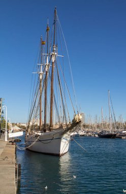 Eski yelkenli gemi liman Barcelona