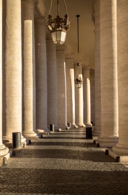 Sütunlar üzerinde St. Peter's Square, Vatikan, İtalya