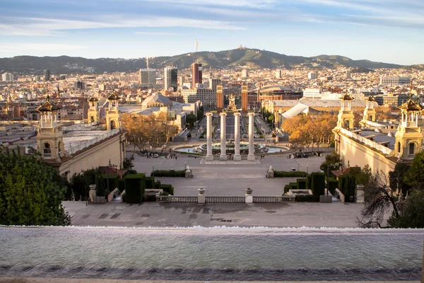 Площадь Эспанья в Барселоне и Тибидабо — стоковое фото