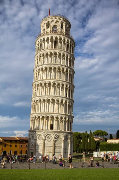 Eğik Pisa Kulesi, İtalya — Stok fotoğraf