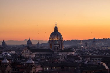 Roma Panorama görünümünü batımında St Peter Cathedral