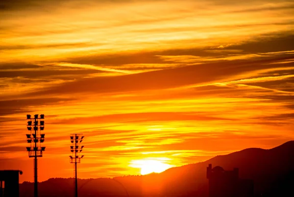 Solnedgång med moln — Stockfoto