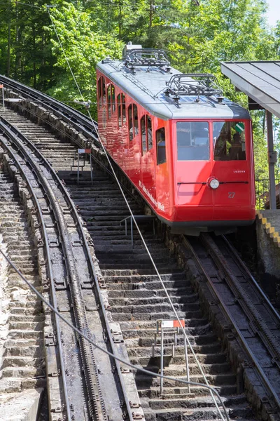 Tren kırmızı karikatür, Lucerne, İsviçre