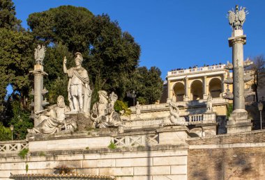Heykel ve Piazza del Popolo Roma Çeşmesi