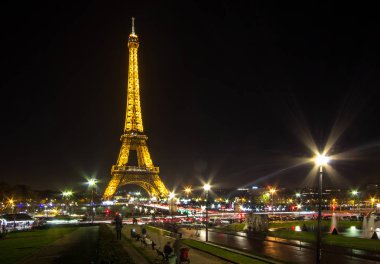 Eyfel Kulesi, gece Paris, Fransa