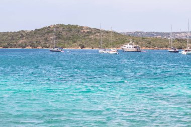 Güzel sahilde Sardunya Adası, İtalya