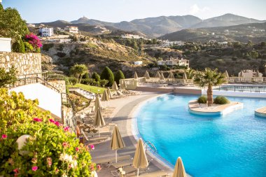 Otelde yüzme havuzu