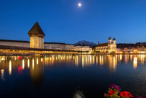 Beroemde Kapelbrug, Luzern, Zwitserland — Stockfoto