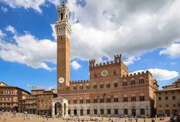 Piazza del Campo med Palazzo Pubblico, Siena, Italien — Stockfoto