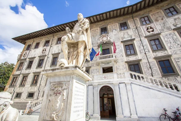 Piazza dei Cavalieri (Palazzo della Carovana), Pisa, Italia —  Fotos de Stock