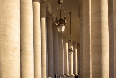 Sütunlar üzerinde St. Peter's Square, Vatikan, İtalya