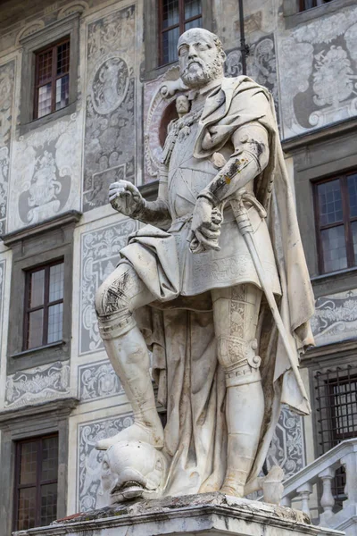 Cosimo heykeli ben de Medici, Pisa, İtalya