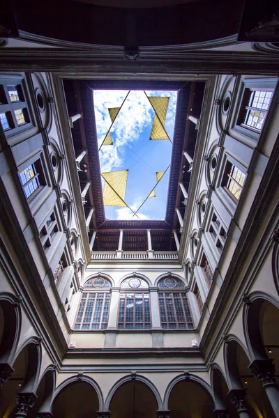 Centro comercial Passage em Florença, Itália — Fotografia de Stock