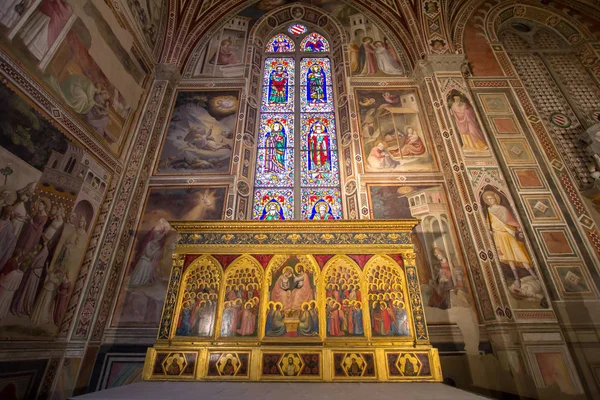 Um dos Altares na Basílica de Santa Croce, Florença — Fotografia de Stock