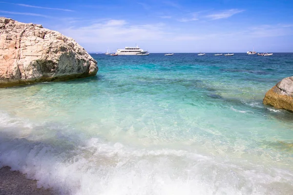 Cala Mariolu en la isla de Cerdeña, Italia — Foto de Stock