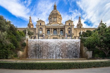 Dağda Montjuic Barcelona Ulusal Sarayı