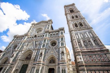 Basilica di Santa Maria del Fiore ve çan kulesi Floransa