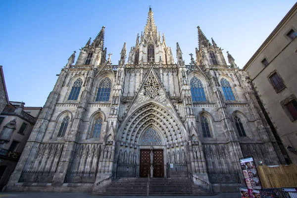 Gotische katholische kathedrale in barcelona — Stockfoto