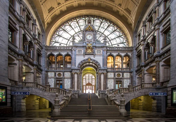 Railway station in Antwerpen Belgium — 图库照片