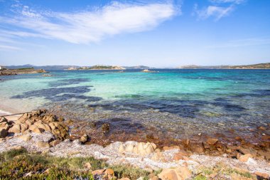 Güzel sahilde Sardunya Adası, İtalya