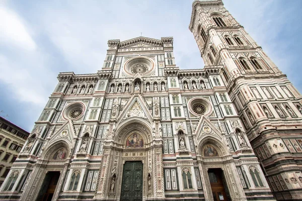 Basílica de Santa Maria del Fiore y Giottos Campanile —  Fotos de Stock