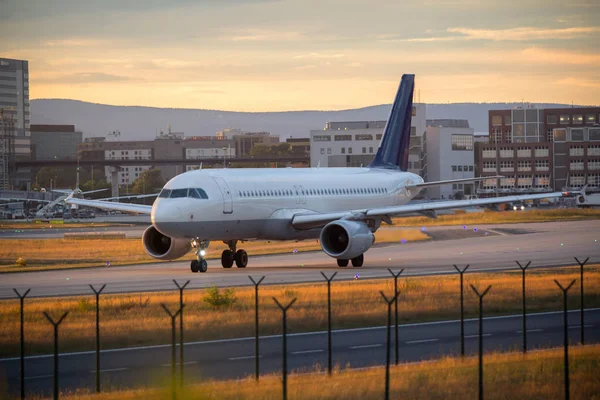 Aereo sulla pista — Foto Stock