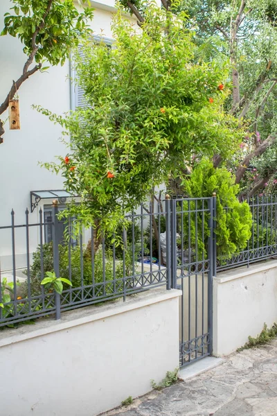 Casas antiguas en Plaka, Atenas —  Fotos de Stock