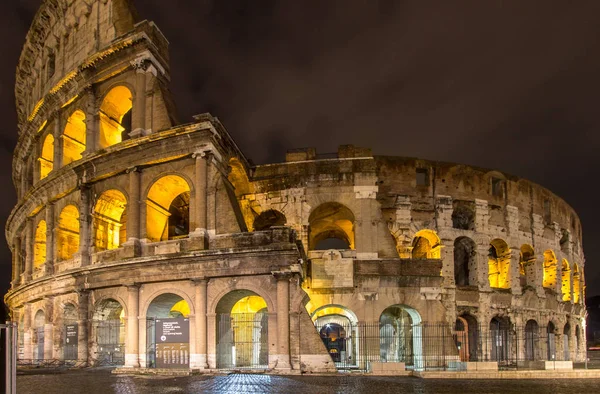 Колизей, Рим, Италия — стоковое фото