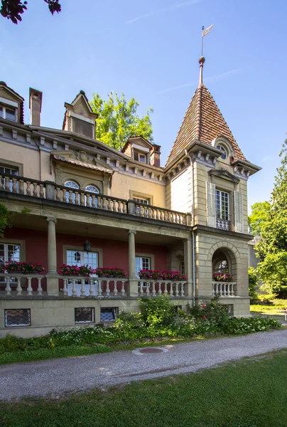 Villa de lujo en estilo victoriano —  Fotos de Stock