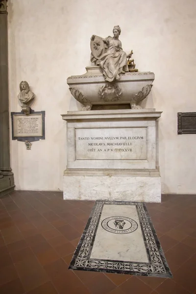 Tumba del Niccolo di Bernardo dei Maquiavelo en la Basílica de Santa Croce — Foto de Stock