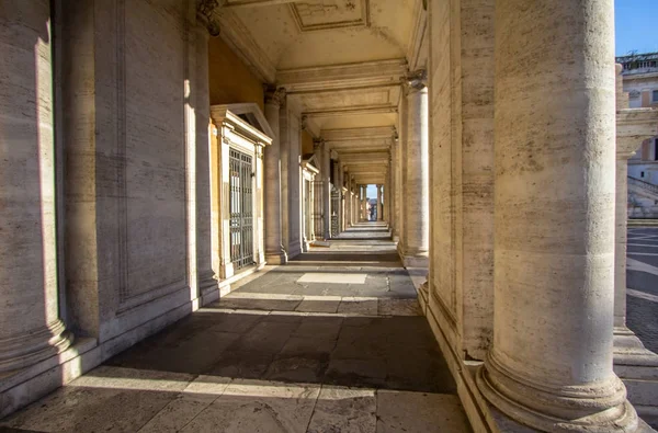 Açık sundurma Palazzo Nuovo Roma — Stok fotoğraf