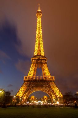 Eyfel Kulesi, gece Paris, Fransa