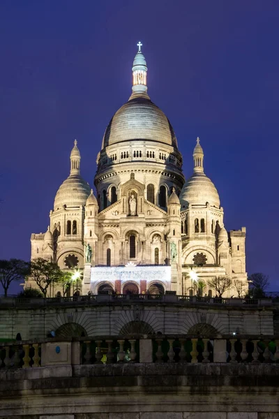 Baziliku Sacre Coeur na Montmartru v Paříži — Stock fotografie