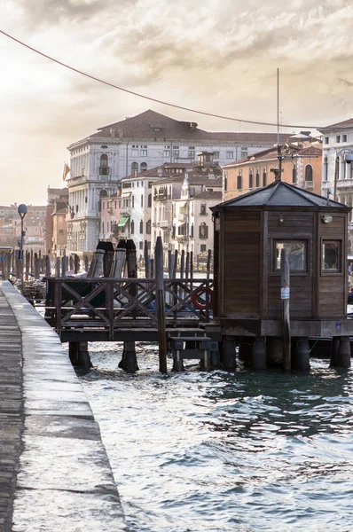 Palacios en el Gran Canal, Venecia, Italia — Foto de Stock