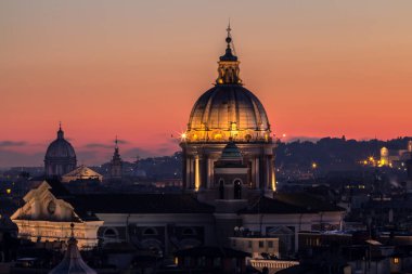 Gün batımında Roma Panorama görünüm 