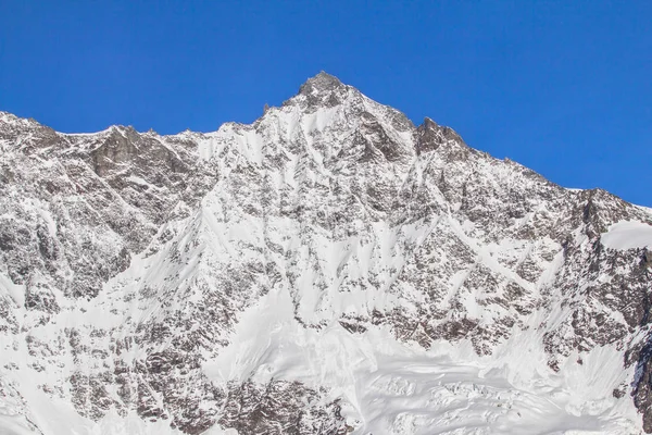 ภูเขาใน Saas Fee, สวิตเซอร์แลนด์ — ภาพถ่ายสต็อก