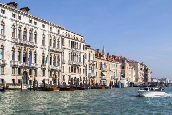 Palats längs Grand Canal, Venedig, Italien — Stockfoto