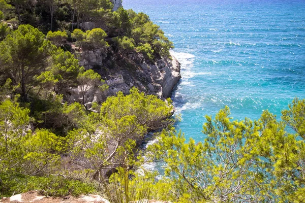 Paisaje marino cerca de Cala Mitjana, Menorca, España — Foto de Stock