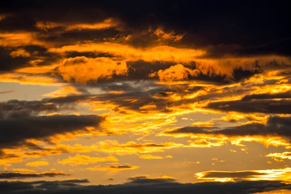 Vacker himmel med solnedgång — Stockfoto