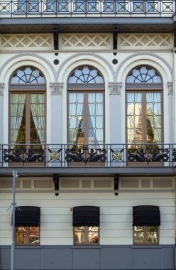 Lüks bina Balkonlu