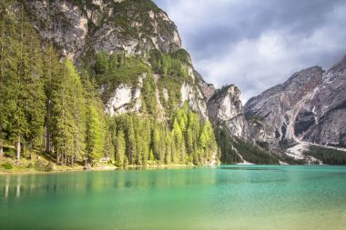 Lake Braies Dolomites, İtalya içinde